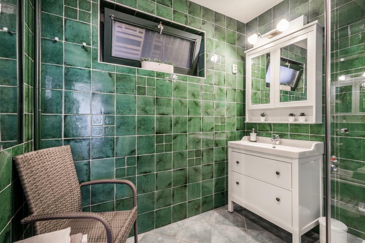 Bpr Golden Corner Suite With Balcony & A/C Budapest Exterior photo