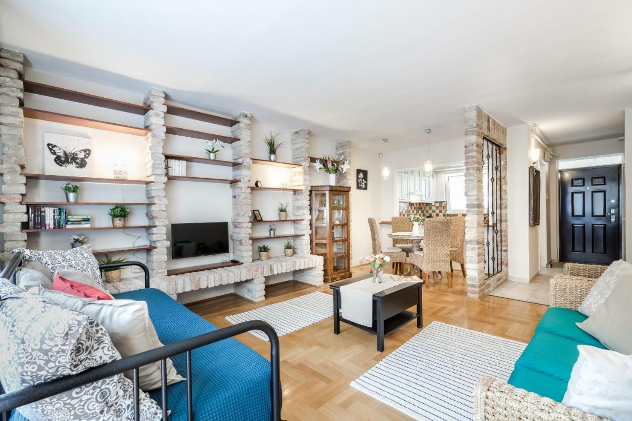 Bpr Golden Corner Suite With Balcony & A/C Budapest Exterior photo