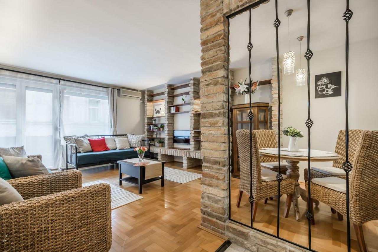 Bpr Golden Corner Suite With Balcony & A/C Budapest Exterior photo
