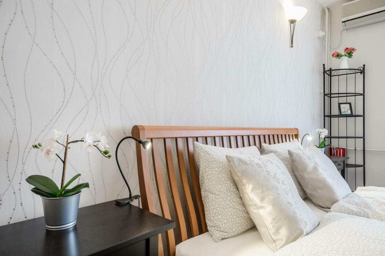 Bpr Golden Corner Suite With Balcony & A/C Budapest Exterior photo