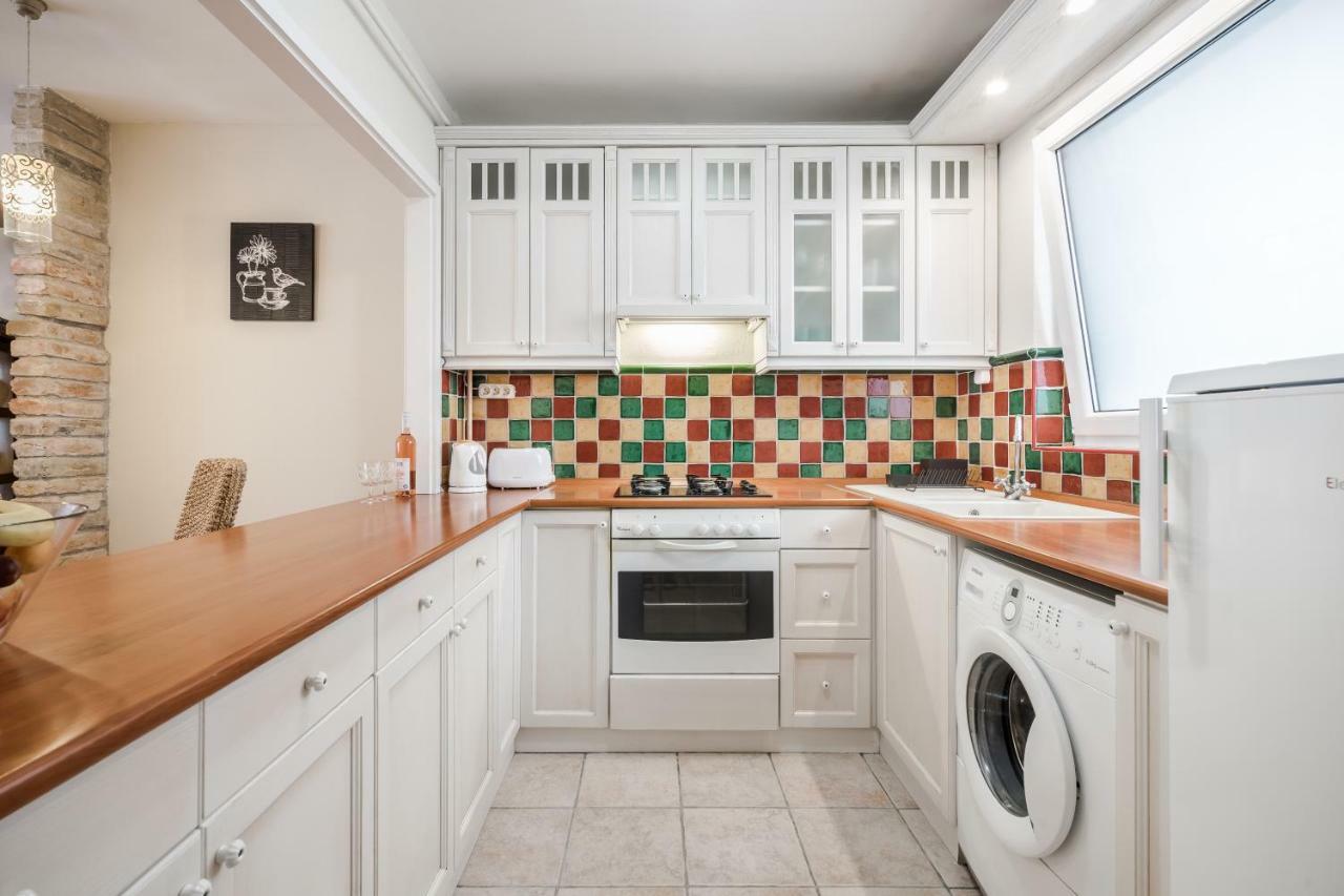 Bpr Golden Corner Suite With Balcony & A/C Budapest Exterior photo