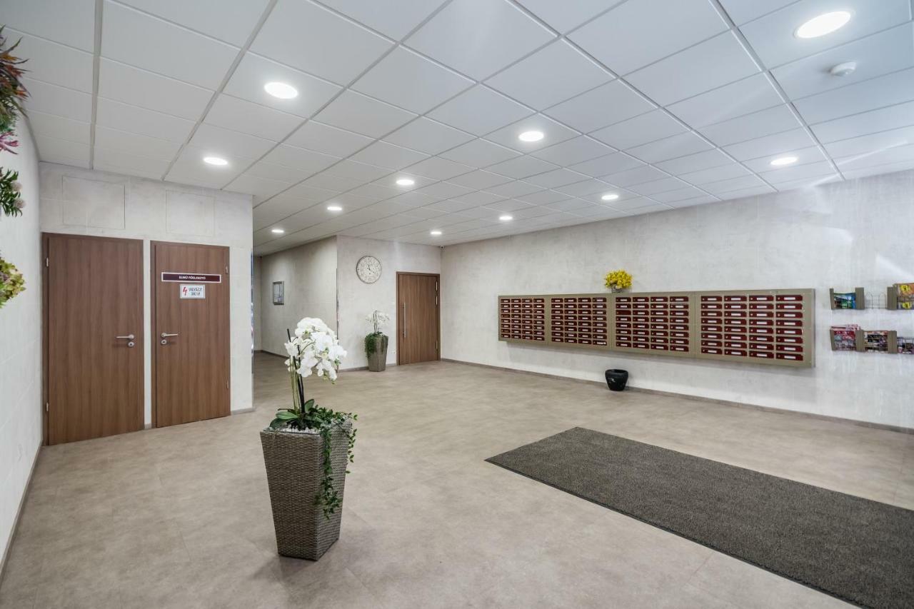 Bpr Golden Corner Suite With Balcony & A/C Budapest Exterior photo